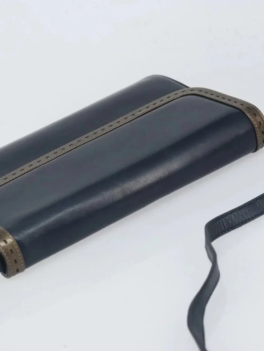 Salvatore Ferragamo Shoulder Bag Leather Navy Gold Auth 166744